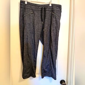 Athleta Cropped Gym Pants With Zippered Pockets And Adjustable Bottom Cuff